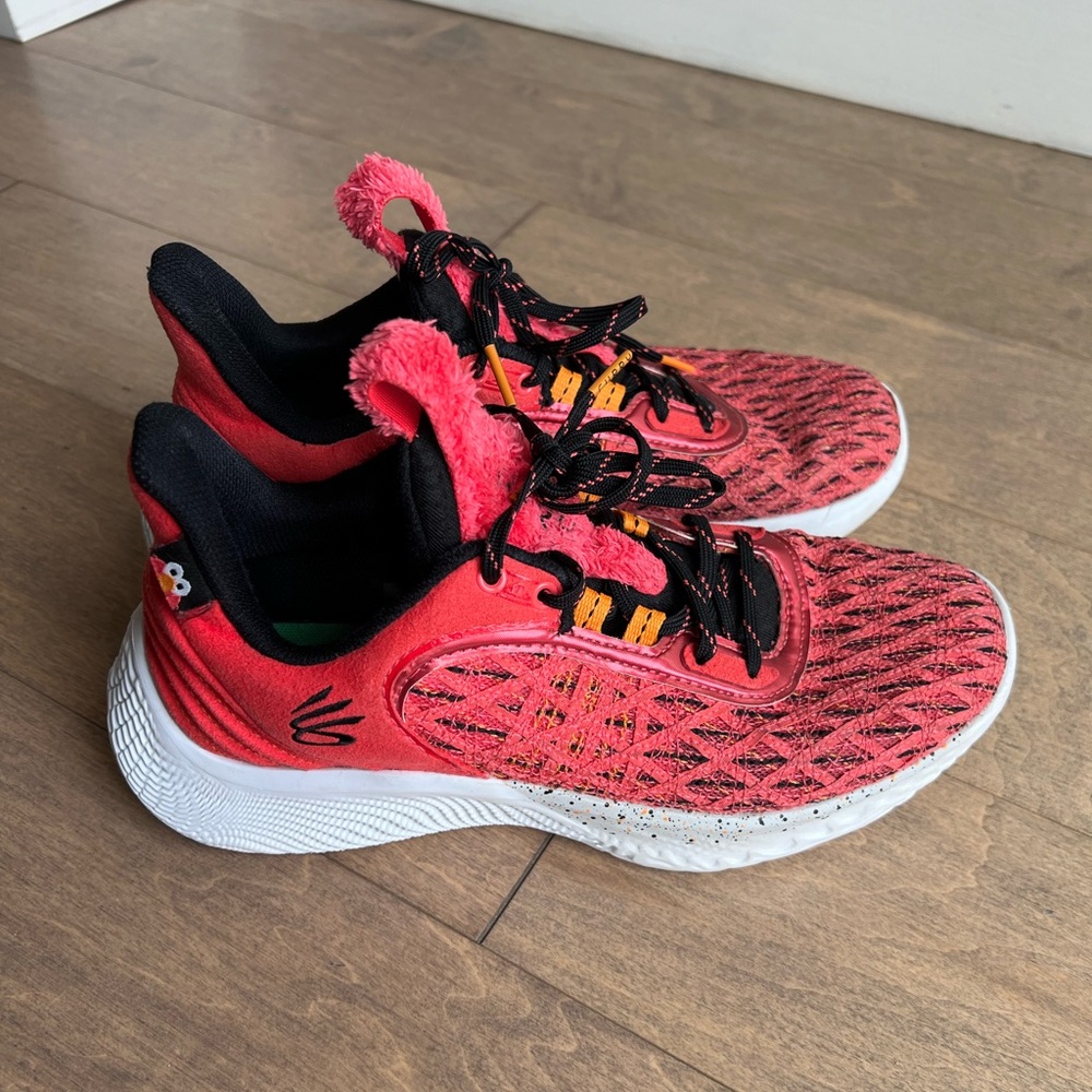 Hard-To-Find Under Armour Sesame Street Elmo Men’s Size 7